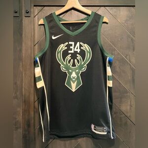 Giannis Antetokounmpo Jersey